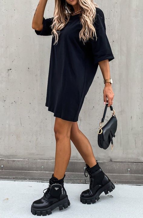 Shirt Dress Night Out, Black Dress With Oversized Shirt, Simple Rave Outfits, Oversized Black T Shirt, T Shirt Dress Outfit, Gig Outfit, Tshirt Dress Outfit, Stylish Plus Size Clothing, Edgy Dress