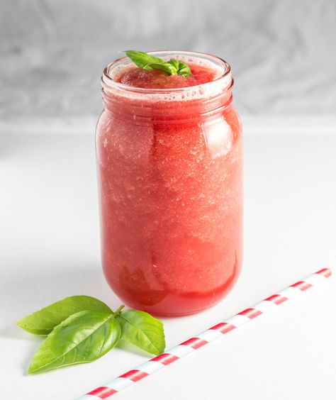 Watermelon Basil Salad, Grilled Plantains, Basil Drinks, Juice Watermelon, Basil Smoothie, Watermelon Basil, Best Watermelon, Tomato Gazpacho, Red Juice