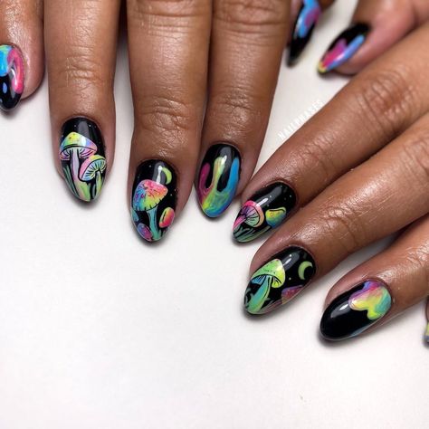 Neon Mushroom Nails, Short Psychadelic Nails, Blue Mushroom Nails, Trippy Short Nails, Rainbow Mushroom Nails, Mushroom Nail Art Designs, Short Mushroom Nails, Trippy Mushroom Nails, Shroom Nails