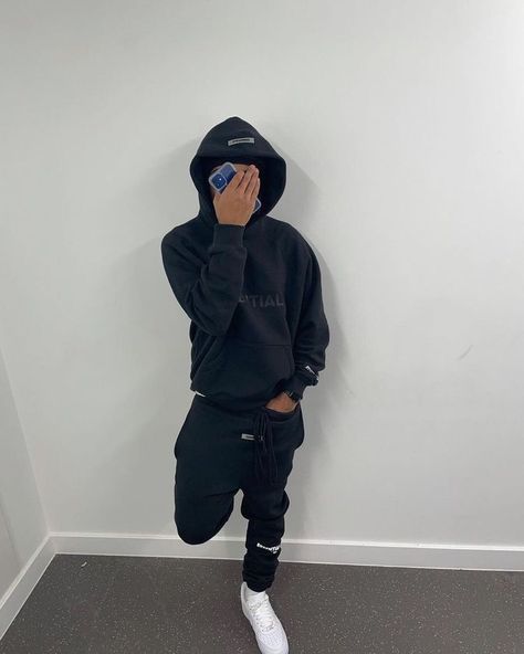 Uk Boys Drip, Black Men Fashion Swag Streetwear, Sweatsuit Outfit Men, Drip Outfits, Uk Drip, Drip Fits, Black Outfit Men, Guys Fits, Black Tracksuit