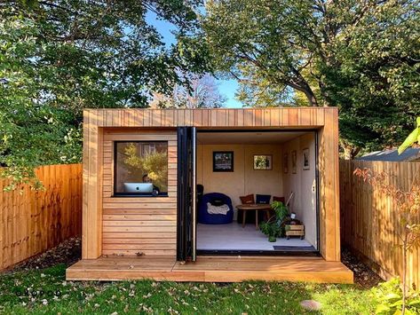 Okopod Ltd on Instagram: "This Okopod has a 300 porch detail and extended deck. Aluminium windows and doors as standard. Check out our site for more info www.okopod.co.uk #gardenroom #gardenstudios #gardenoffice #homeoffice #wfh #workfromhome" Garden Office Uk, Garden Office Ideas, Garden Office Shed, Green Roof Garden, Garden Cabins, Aluminium Windows And Doors, Backyard Studio, Office Pods, Interior Fit Out