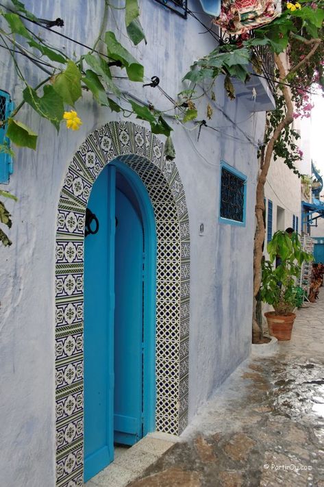 Médina de Hammamet - Tunisie Indie Rooms, Hammamet Tunisia, African House, Apartment Terrace, Cultural Architecture, Carthage, Tourist Places, Islamic Architecture, North Africa