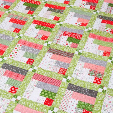 Season's Greetings Jelly Roll Quilt A Quilting Life, Layer Cake Quilt Patterns, Cake Quilt, Layer Cake Quilts, Christmas Quilt Patterns, Fat Quarter Quilt, Potholder Patterns, Toddler Quilt, Jellyroll Quilts