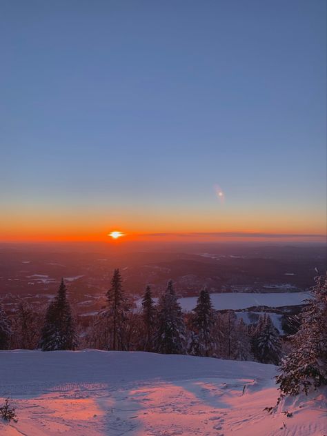 Sunset Reference, Snowy Hills, Drawing Sunset, Country Nature, Sunset Winter, Winter Mountains, Mountains Aesthetic, Sunset Hills, Koi Art