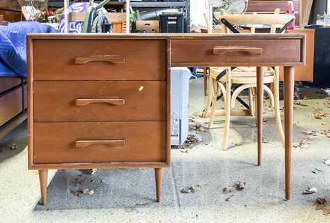 Painted Mid Century Desk, Mid Century Modern Desk Makeover, Mcm Desk Makeover, Painted Mid Century Furniture, Mid Century Desk Makeover, Refinished End Tables, Mid Century Writing Desk, Mcm Desk, Diy Chalk Paint Recipe