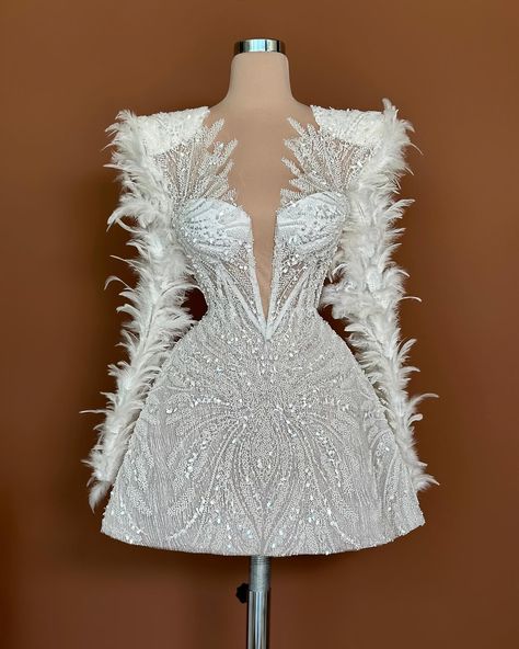 Wedding Reception Dress Short, Little Bride Dress, Lace Reception Dress, Bride To Be Dresses, Reception Dress Bride, Reception Dress Lace, Beaded Feathers, Feathers Dress, Creative Dress