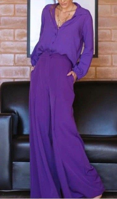 Scarf Outfit Ideas, Purple Pants Outfit, Chic Scarf, Outfit Ideas 2024, Monochromatic Outfit, Scarf Outfit, Purple Pants, Purple Outfits, Hormone Health