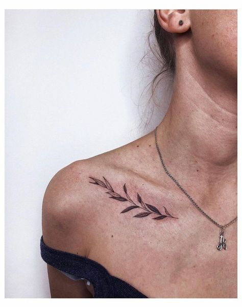 Tattoo Woman Face, Wraparound Tattoo, Clavicle Tattoo, Collarbone Tattoo, Bone Tattoos, Shoulder Tattoos For Women, Collar Bone Tattoo, Classy Tattoos, Top Tattoos