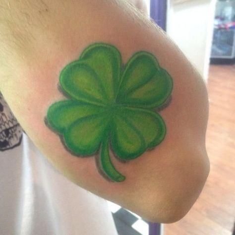 Four Leaf Clover Tattoos, Tattoo Boy, Four Leaf Clover Tattoo, Lucky Tattoo, Clover Tattoo, Shamrock Tattoos, Shadow Tattoo, Stitch Tattoo, Irish Tattoos