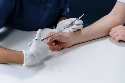 Do you dream of becoming a surgeon? Do you want to know how to suture? Possibly the most… The post Top 5 Techniques in Suturing to Practice for Beginners appeared first on Florida Independent 🌈. Acute Care Nurse Practitioner, Advanced Cardiac Life Support, Charge Nurse, Basic Life Support, Job Description Template, Medical Careers, Acute Care, Emergency Nursing, Decision Making Skills