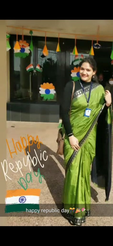 Saree Day Saree Look, Blouse Colour, Dressing Ideas, Hacks Clothes, Colour Combo, Fashion Hacks, Republic Day, Fashion Hacks Clothes, Saree Look