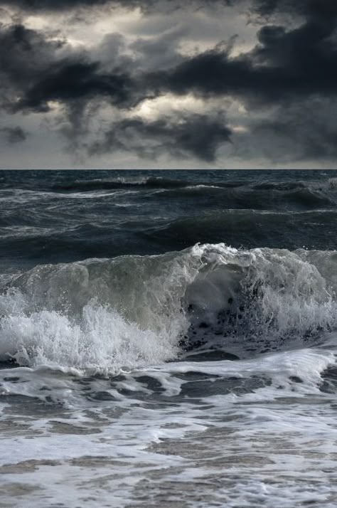 The Storm - Longland River. Clouds In The Sky, Dark Sea, Stormy Sea, Dark Clouds, Ocean Wave, Sea Waves, Sea And Ocean, Ocean Beach, Ocean Waves