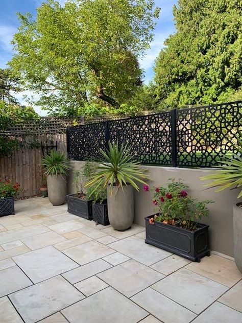 Garden Screen, Garden Privacy Screen, Outdoor Trellis, Outdoor Screens, Garden Privacy, Back Garden Design, Garden Screening, Privacy Screen Outdoor, Front Patio