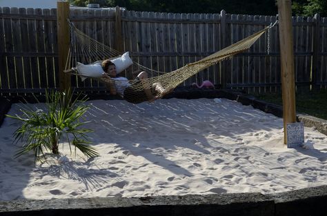 beachy backyard - Yahoo Image Search Results Beach Sand Backyard Ideas, Small Beach Backyard Ideas, Sand Patio Ideas Backyard Beach, Garden Beach Ideas, Beach Yard Ideas, Sand Backyard Ideas, Tulum Backyard, Backyard Beach Ideas, Beach Backyard Ideas