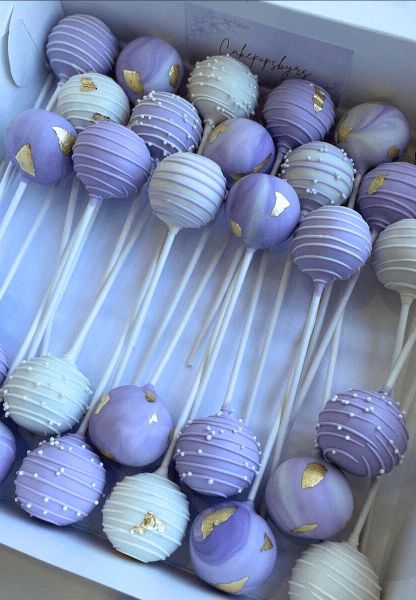 21st Birthday Cake Ideas, 21st Birthday Cake For Girls, 21st Birthday Cupcakes, Purple Desserts, Purple Sweet 16, Lila Party, Purple Birthday Party, Sweet Sixteen Birthday Party Ideas, Purple Food