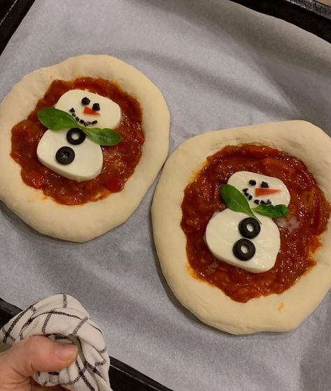 Snowman Food, Bakery Photos, Food Table, Edible Art, Holiday Food, Holiday Recipes, Photo Inspiration, Pizza, Christmas