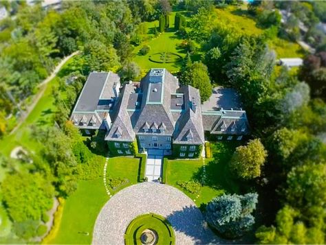 ... French Château-style villa can be found within a quiet andpicturesque Gluckstein Design, Fancy Homes, Spanish Mansion, Mansions Interior, French Chateau Style, Toronto Houses, Chateaux Interiors, Luxurious Mansion, Luxury Mansions