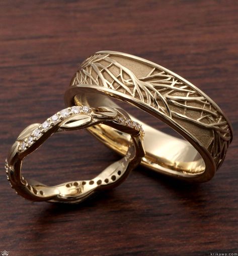 The sounds of nature can almost be heard in these artistically crafted nature wedding rings. From leaves to vines, bark to trees, choose the nature wedding band style that suits you best. Nature Wedding Rings, Tree Of Life Wedding, Nature Wedding Band, Nature Wedding Ring, Mens Wedding Rings Gold, Engagement Rings Wedding Bands Set, Sounds Of Nature, Wedding Band Styles, Cute Engagement Rings