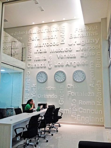 Immigration Office Interior, Travel Office Design, Tourism Company Interior Design, Travel Office Interior Ideas, Travel Agency Office Design Interiors, Travel Agency Decoration, Immigration Office, Creative Office Decor, Small Office Design Interior