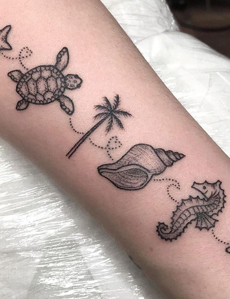 31 Simple Yet Striking Tattoos And What They Mean Sea Animals Tattoo, Sea Life Tattoos, Beachy Tattoos, Starfish Tattoo, Tropical Tattoo, Seashell Tattoos, Seahorse Tattoo, Shell Tattoos, Turtle Tattoo Designs