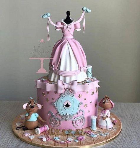 Torta vestido La Cenicienta Cinderella Cake, Fantasy Cake, Crazy Cakes, Disney Cakes, Princess Cake, Special Cake, Birthday Cake Kids, Girl Cakes, Fondant Cakes