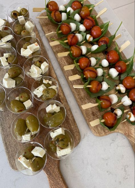 Engagement Snacks, Mozzarella Skewers, Caprese Appetizers Sticks, Snacks For Birthday Party, Cheese Olive Skewers, Meat Cheese Olive Skewer, Melon Mozzarella Prosciutto Skewers, Mozzarella Appetizers, Tomatoe Mozz Basil Skewers