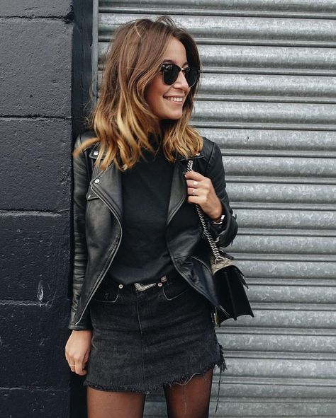 moto Rok Outfit, Skirt Outfit Ideas, Look Grunge, Denim Skirt Outfits, Eve Outfit, Autumn Clothes, New Years Eve Outfits, Looks Black, Skirt Outfit