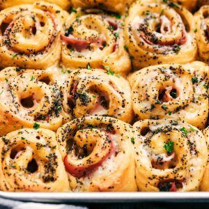 Hot Ham and Swiss Pinwheels - The Recipe Critic Ham And Swiss Pinwheels, Ham Appetizers, Hot Ham And Cheese, Ham And Cheese Pinwheels, Ham And Swiss, Christmas Meals, Leftover Ham Recipes, The Recipe Critic, Recipe Critic