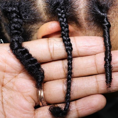 How did you start your #locs?Twists,Braids/Interlocking,or Coils?  #Regram via @curlynugrowth How To Do Dreadlocks, How To Start Dreadlocks, Starting Dreads, Dreads Diy, Short Dread Styles, Hair Braid Patterns, Short Dreads, Single Braids, Dreadlock Style