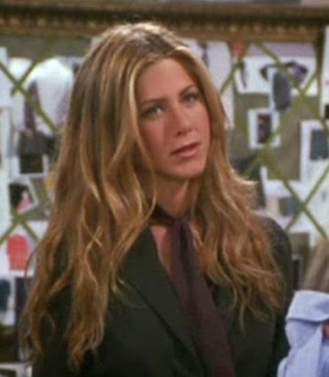 Rachel Green season 7 early episodes of Friends Rachel Green Season 7, Friends Season 7, Rachel Green Hair, Rachel Hair, Green Inspo, Rachel Green Outfits, Rachel Friends, Rachel Green, Jennifer Aniston