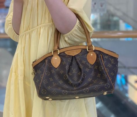 Louis Vuitton Tivoli, Cute Little Things, Louis Vuitton Speedy, Louis Vuitton Speedy Bag, Longchamp Le Pliage, Top Handle Bag, Louis Vuitton, Tote Bag