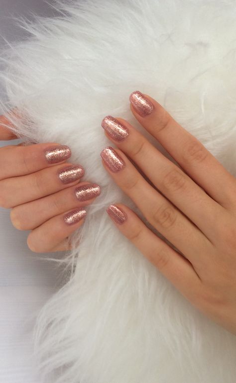 Rose Gold Nails Gold Nails Chrome, Chrome Nails Glitter, Glitter Nail Art Designs, Rose Gold Nails Glitter, Gold Gel Nails, Rose Gold Nail Art, Nails Chrome, Gold Nail Polish, Gold Nail Art