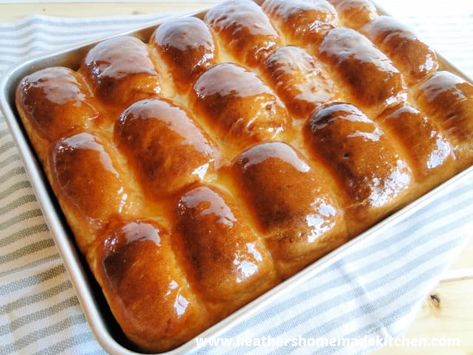 No Knead Dinner Rolls No Knead Dinner Rolls, Yeast Dinner Rolls Recipe, Dinner Rolls Recipe Homemade, Dinner Roll Recipe, Easy Yeast Rolls, Easiest Dinner, No Yeast Dinner Rolls, Dinner Roll, Baked Rolls