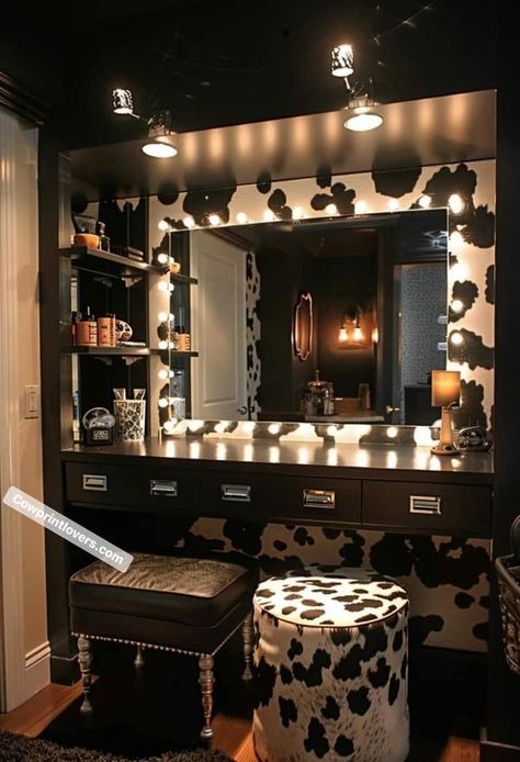 Cow & Western | A cow print vanity 🖤🤍🖤🪞💄 | Facebook Western Make Up Vanity, Western Theme House Ideas, Western Room Theme Ideas, Western Makeup Vanity Ideas, Bedroom Western Ideas, Cute Country Bedroom Ideas, Western Makeup Vanity, Cow Print Room Decor Aesthetic, Cowprint Bedroom