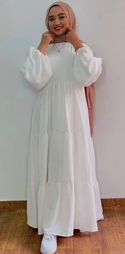 Hijab Dresses Casual, Hijab Casual Dress, Hijabi Dress Outfits, Muslimah Fashion Outfits Dresses, Muslim Fashion Dress Simple, Long Frocks For Women, Dress Design Pakistani, Eid Outfit Ideas, Islamic Modest Fashion