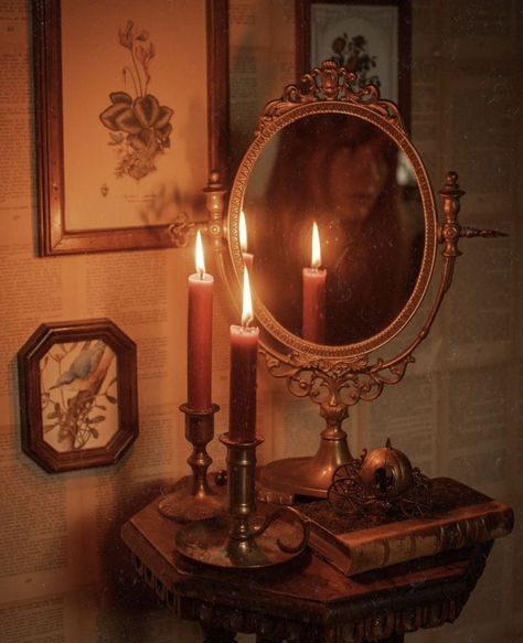 Dark Academia Room Ideas, Academia Bedroom, Dark Academia Room, Academia Room, Halloween Bedroom Decor, Halloween Decorations Ideas, Halloween Bedroom, Winter Nights, Candle Light