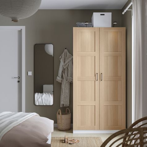 PAX / BERGSBO Wardrobe, white/white stained oak effect, 100x60x201 cm - IKEA Spain Ikea Pax Wardrobe White Stained Oak, Ikea Freestanding Wardrobe, Ikea Pax Wardrobe Wood, Pax Oak Wardrobe, Bergsbo Wardrobe, Scandinavian Wardrobe, Armoire Pax, Cottage Bath, Pax System