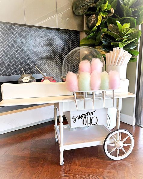 Cotton Candy Table Set Up, Cotton Candy Table Display, Cotton Candy Set Up, Cotton Candy Party Decorations, Candy Buisness, Cotton Candy Business, Cotton Candy Bar, Staff Christmas Party, Cotton Candy Cart