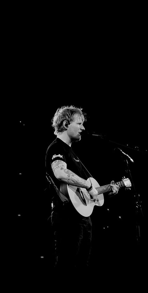 Ed Sheeran Black And White Aesthetic, Ed Sheeran 2023, Ed Sheeran Background, Ed Sheeran Wallpaper Iphone, Ed Sheeran Black And White, Ed Sheeran Wallpaper Aesthetic, Ed Sheeran Aesthetic, Ed Sheeran Poster, Ed Sheeran Wallpaper