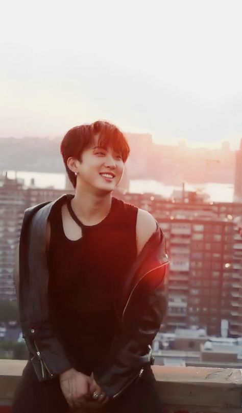 Changbin Skz, Muscle Boy, Seo Changbin, K Wallpaper, Skz In Cute, Best Rapper, Homeless Children, Kids Wallpaper, Crazy Kids