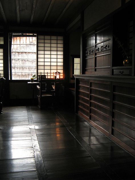 Kawai Kanjiro House | Flickr - Photo Sharing! Black Japanese House, Japanese Farm, Floor Construction, Traditional Japanese Home, In Praise Of Shadows, Architecture Decoration, Japanese Style House, Traditional Japanese House, Japanese Interiors