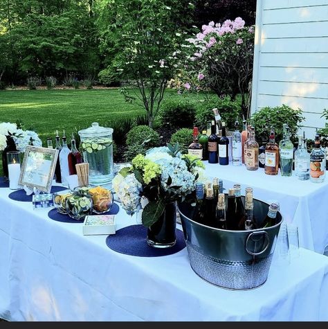 Simple Bar Set Up For Party, Cocktail Making Station, Makeshift Bar For Party, Self Serve Alcohol Bar Wedding, Bar Station Ideas Party, Drink Table Ideas Beverage Stations, Self Serve Bar Ideas, Wedding Alcohol Bar, Graduation Party Drinks