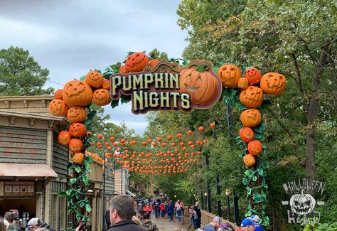 Halloween Drive Thru Ideas, Pumpkin Festival Decorations, Halloween Festival Decorations, Fall Festival Entrance, Pumpkin Festival Ideas, Fall Festival Decorations Outdoor, Halloween Festival Ideas, Halloween Event Ideas, Harvest Festival Ideas