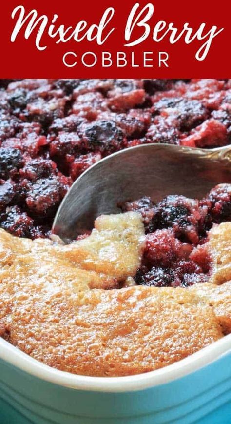 Desserts Cobbler, Triple Berry Cobbler, Skillet Cobbler, Strawberry Cobbler Recipes, Fruit Cobbler Recipe, Raspberry Cobbler, Mixed Berry Cobbler, Berry Cobbler Recipes, Cobbler Recipes Easy