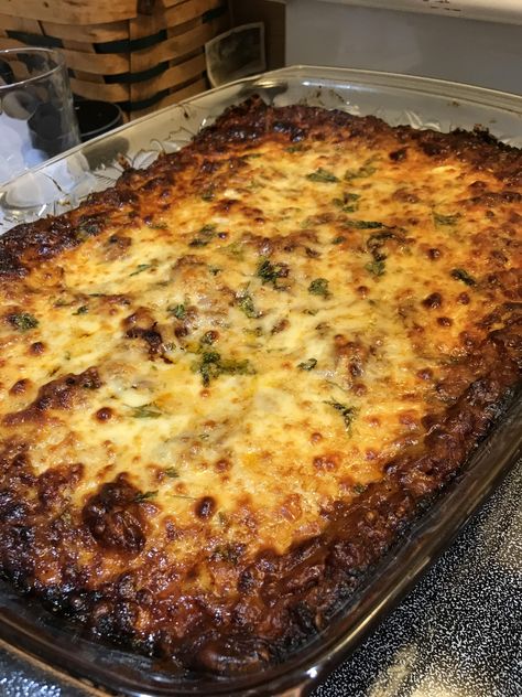 [Homemade] Lasagna. I like it when the edges get a little burnt. Burnt Food, Homemade Lasagna, Food Images, The Hub, Lasagna, Pasta, Ethnic Recipes, Quick Saves, Lasagne