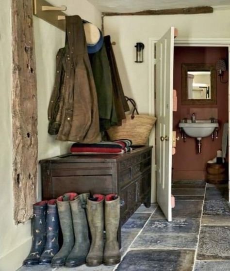 Farm House Mud Room, Living In Countryside, Max Rollitt, Classic English Style, Boot Rooms, Oxfordshire Countryside, Utility Room Designs, Muddy Shoes, Georgian Style Homes