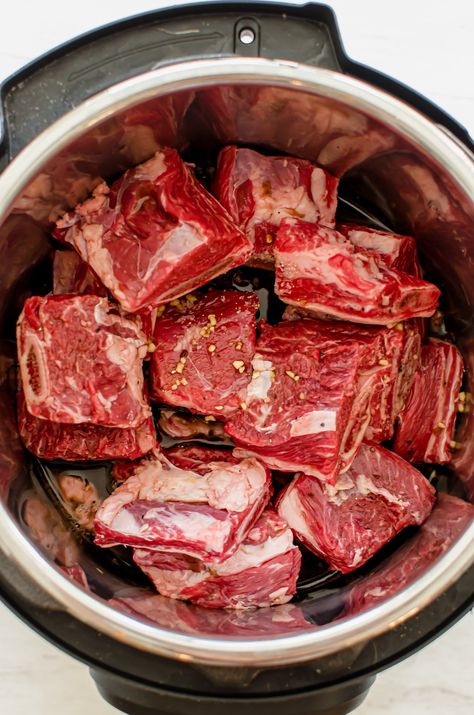 Instant Pot Beef Short Ribs, Instant Pot Short Ribs, Pressure Cooker Ribs, Bbq Beef Short Ribs, Cooking Short Ribs, Boneless Beef Short Ribs, Short Ribs Slow Cooker, Beef Ribs Recipe, Beef Short Rib Recipes