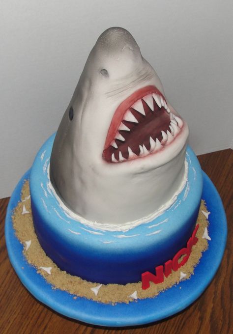 Jaws Birthday Cake shark is RKT sitting on a 10 inch cake 26 Birthday Cake, Shark Birthday Cakes, Shark Cake, Sea Cakes, Beach Cakes, Shark Birthday Party, Animal Cakes, Pediatric Dentist, Shark Party