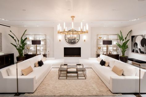 Explore Restoration Hardware's Glorious RH Modern Gallery on Beverly - Racked LA Restoration Hardware Modern, Restoration Hardware Living Room, Restoration Hardware Dining Room, Luxe Living Room, Rh Modern, Luxury Living Room Design, Transitional Living Rooms, New Office, Beautiful Living Rooms