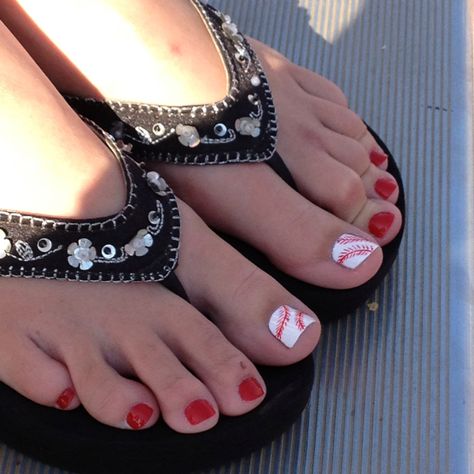 A baseball mom friend has this-- too cute!  So getting this done asap Baseball Pedicure Ideas, Baseball Toe Nail Designs, Baseball Pedicure, Baseball Themed Nails, Press On Nails Size, Baseball Nails, Toenail Designs, Nails Size, Pedicure Ideas